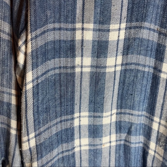 Thread and Supply Button Down Top, Size Medium. - Picture 4 of 7